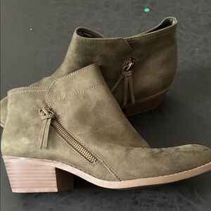 Arizona Jean Company Khaki Ankle Booties with Zipper
